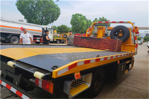 新丰附近拖车电话号码服务