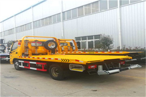 新丰附近拖车救援搭电